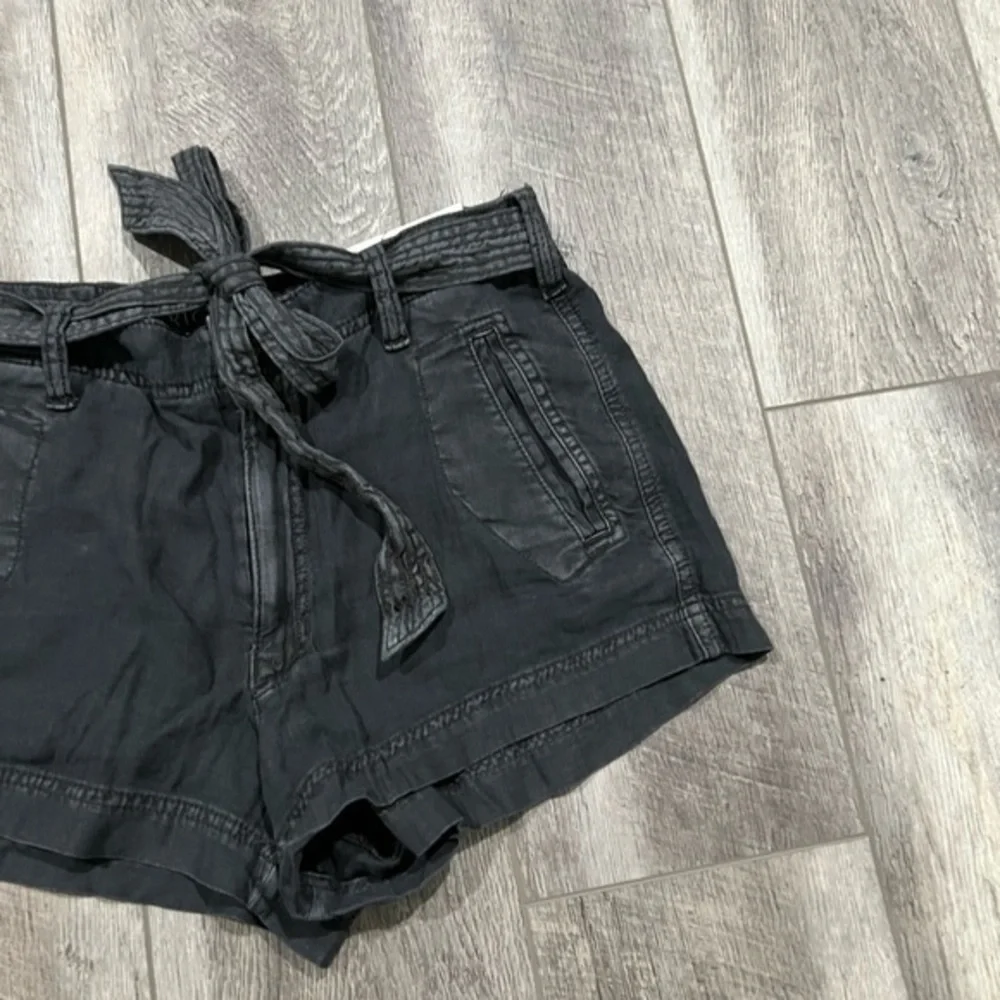 AEO Black Distressed High Rise‎ Shorts